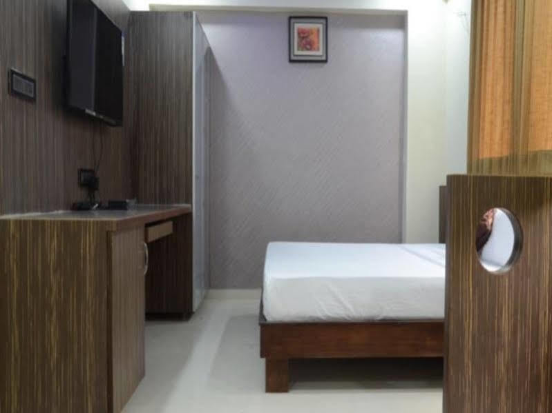 Fabhotel Kohinoor Plaza Ahmedabad Luaran gambar